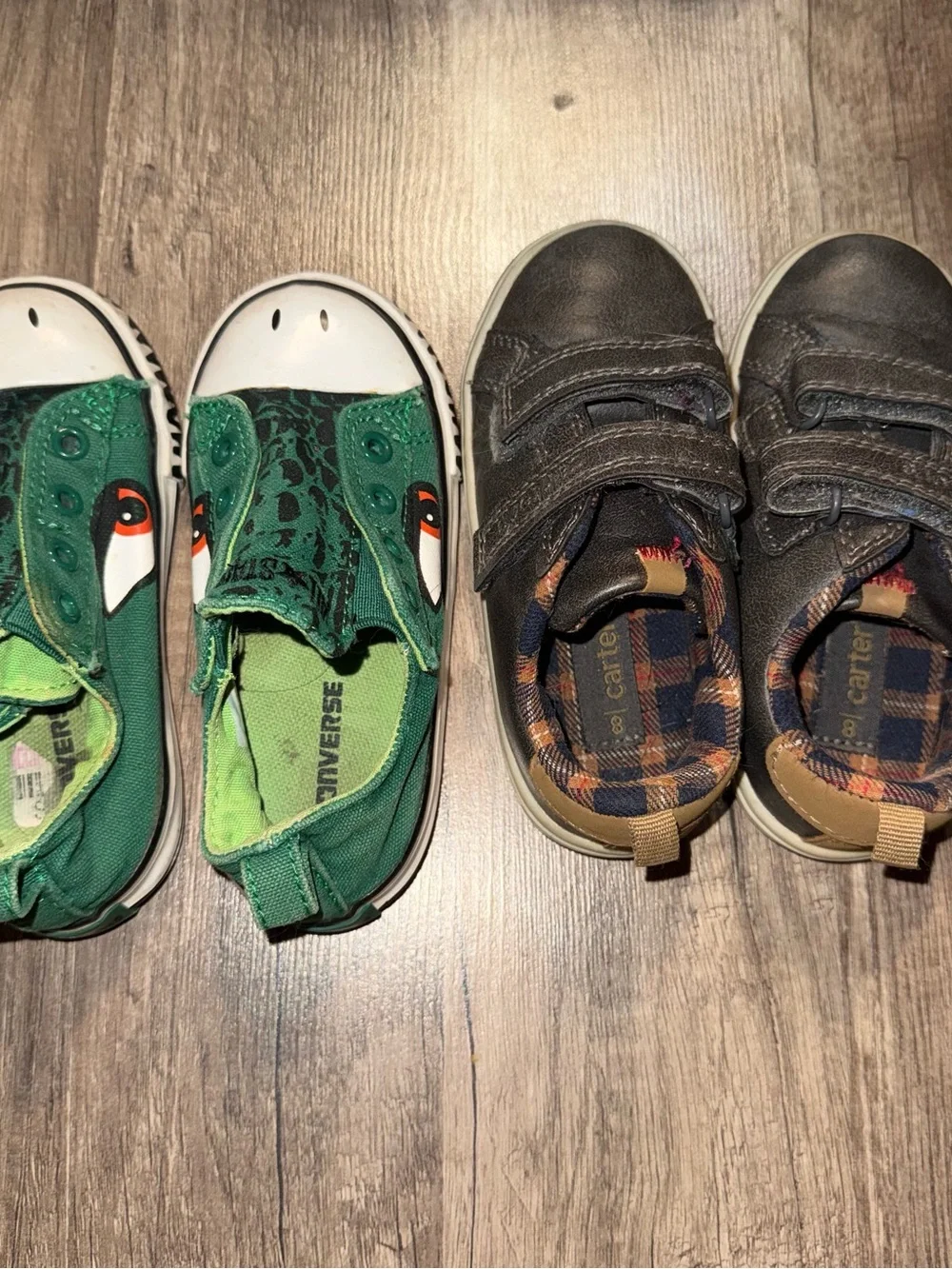 No Tie Converse Kids Green Dino Slip-On Sneakers & Gray shoes Size 8 Toddler